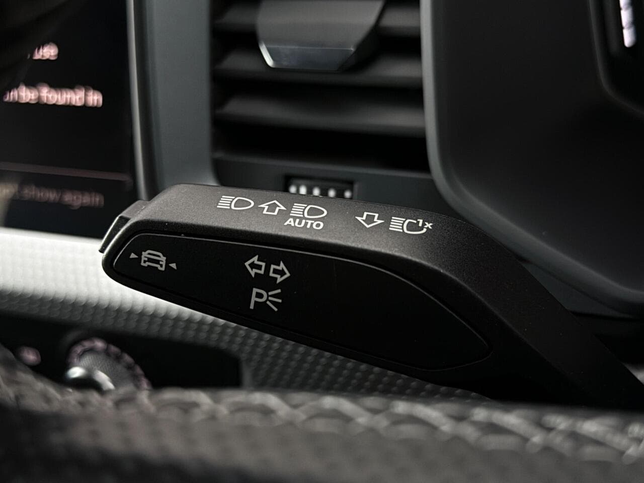 Audi A1 thumbnail Misc Controls