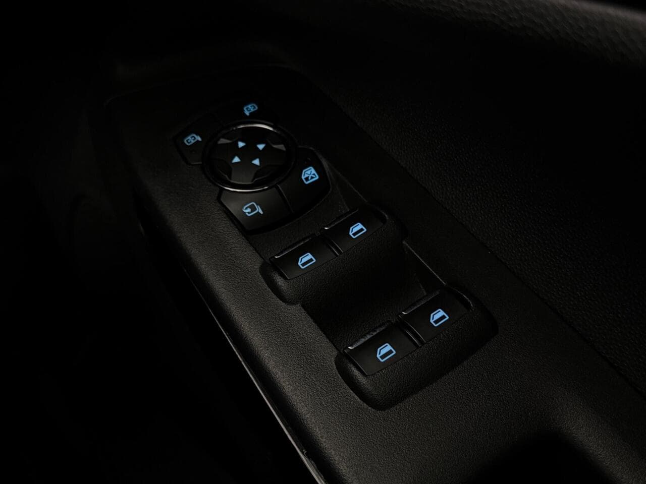 Ford EcoSport thumbnail Misc Controls