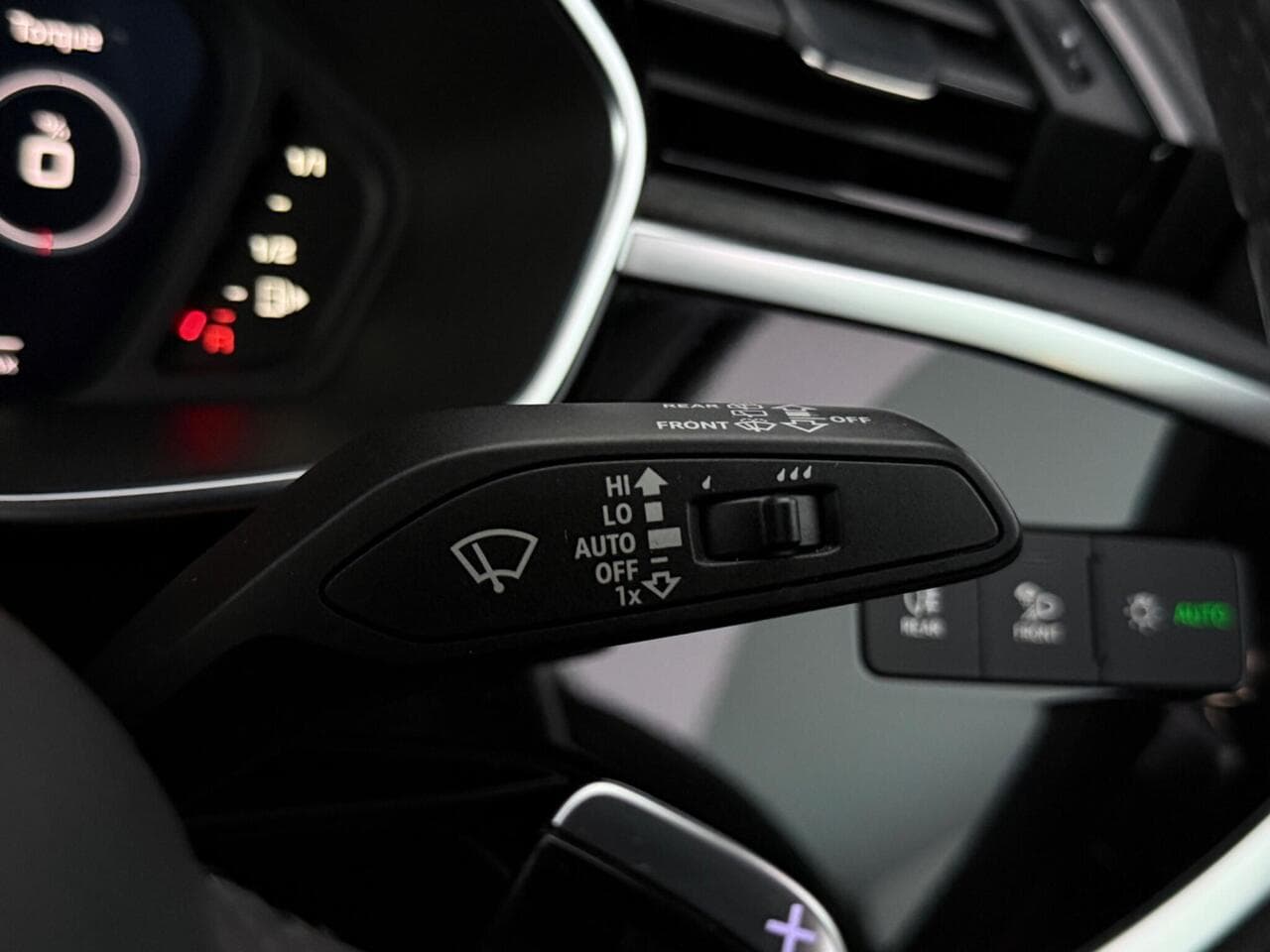 Audi RS Q3 thumbnail Misc Controls