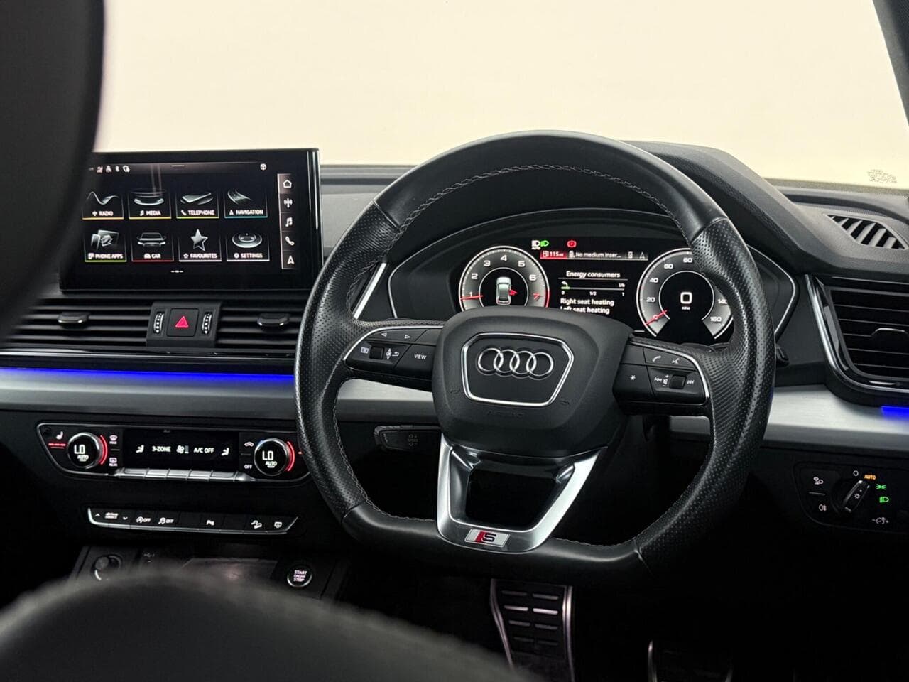 Audi Q5 thumbnail Steering Wheel