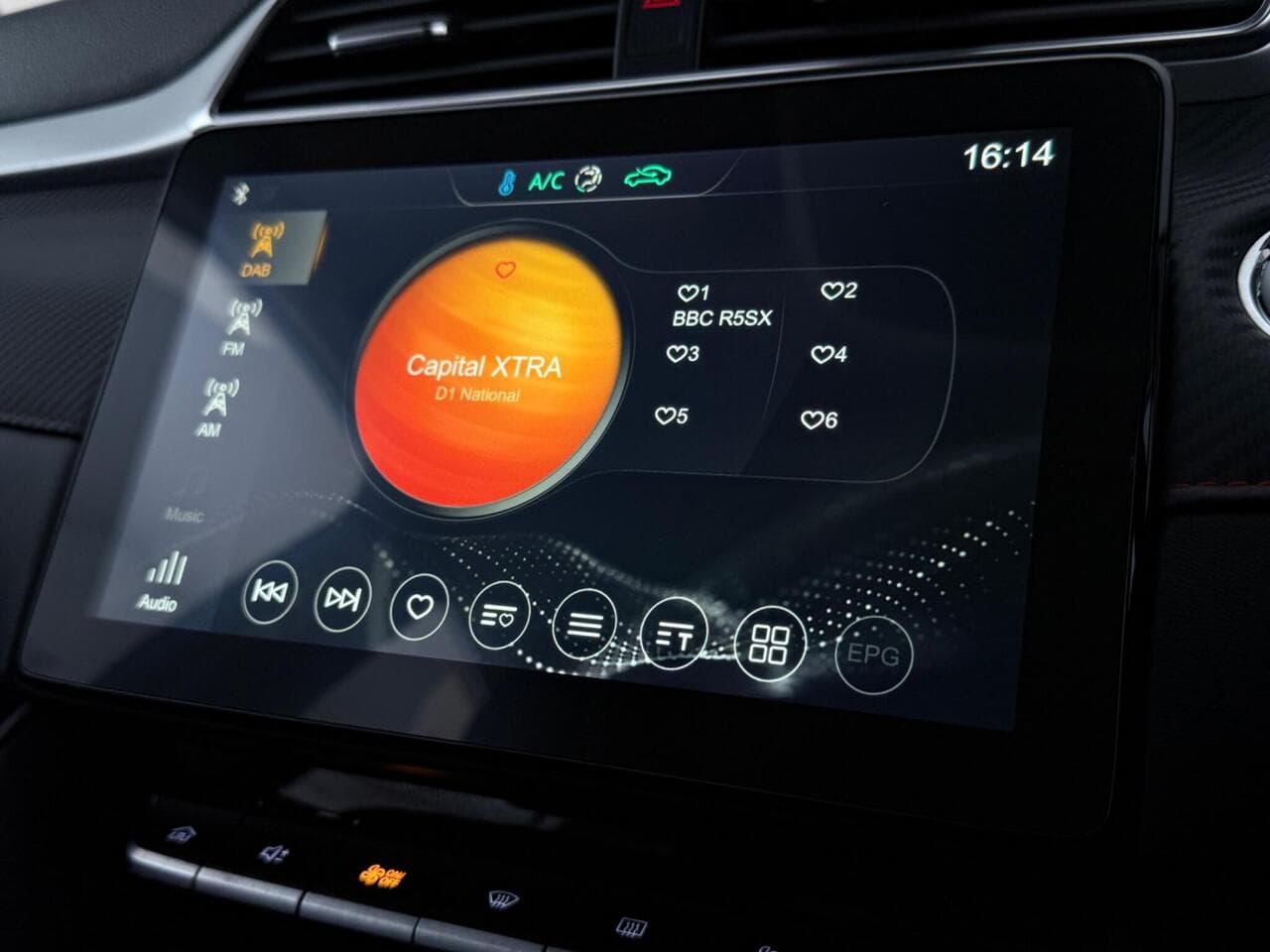 MG MG ZS thumbnail Infotainment System