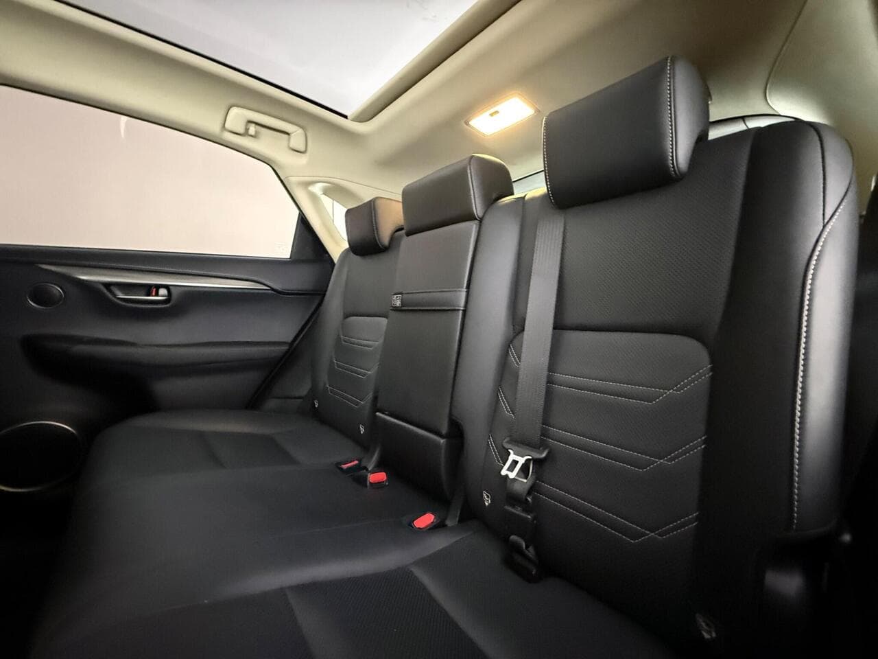 Lexus NX thumbnail Seats Rear