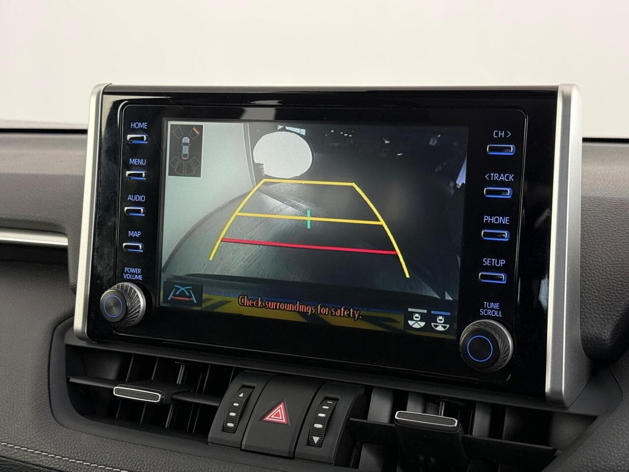 Toyota RAV4 thumbnail Infotainment System