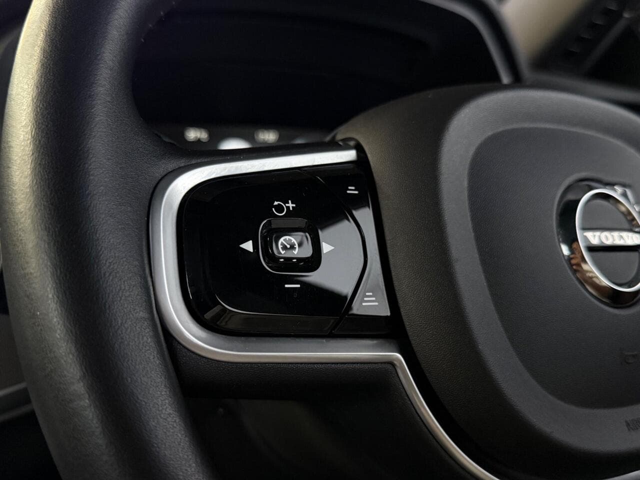 Volvo V90 thumbnail Misc Controls