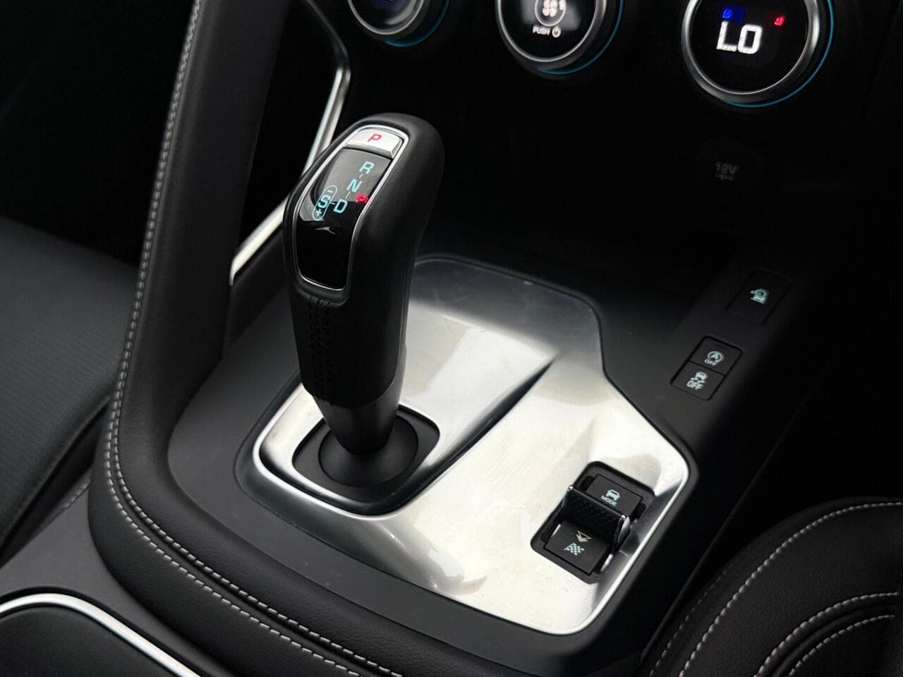 Jaguar E-PACE thumbnail Interior Front