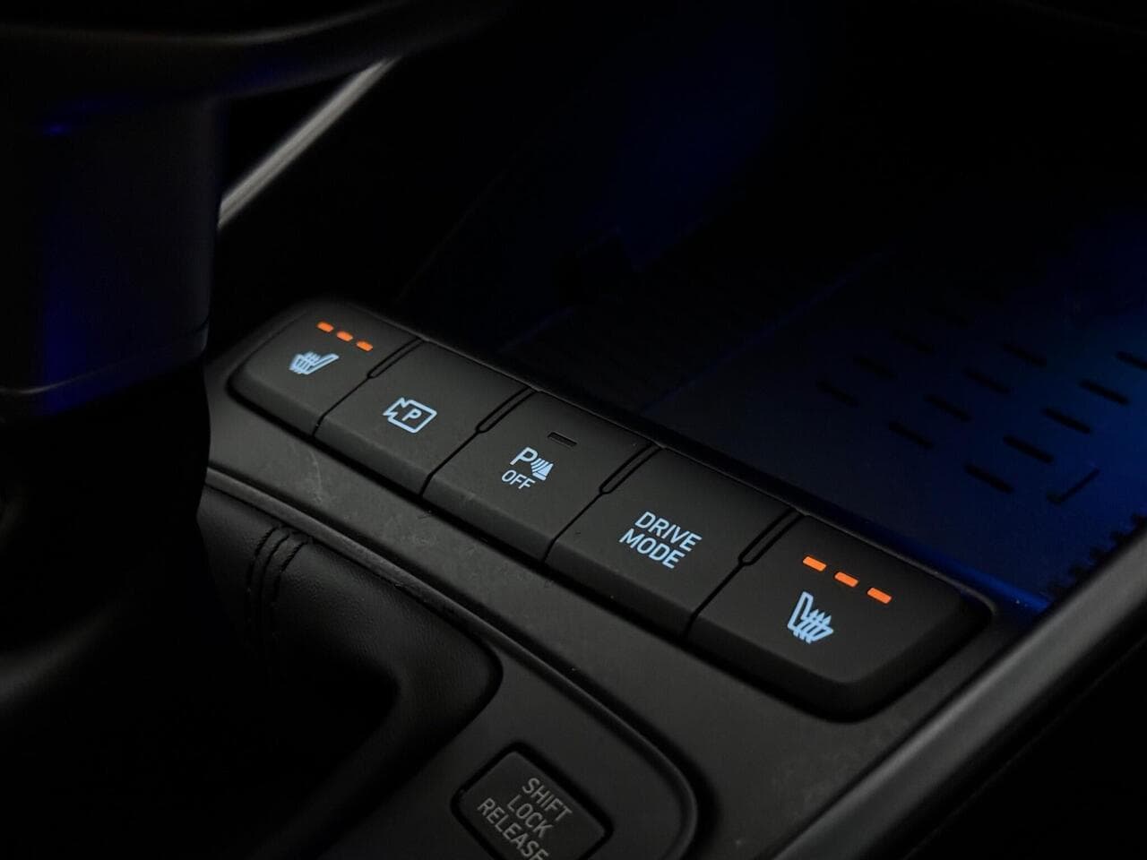 Hyundai BAYON thumbnail Misc Controls
