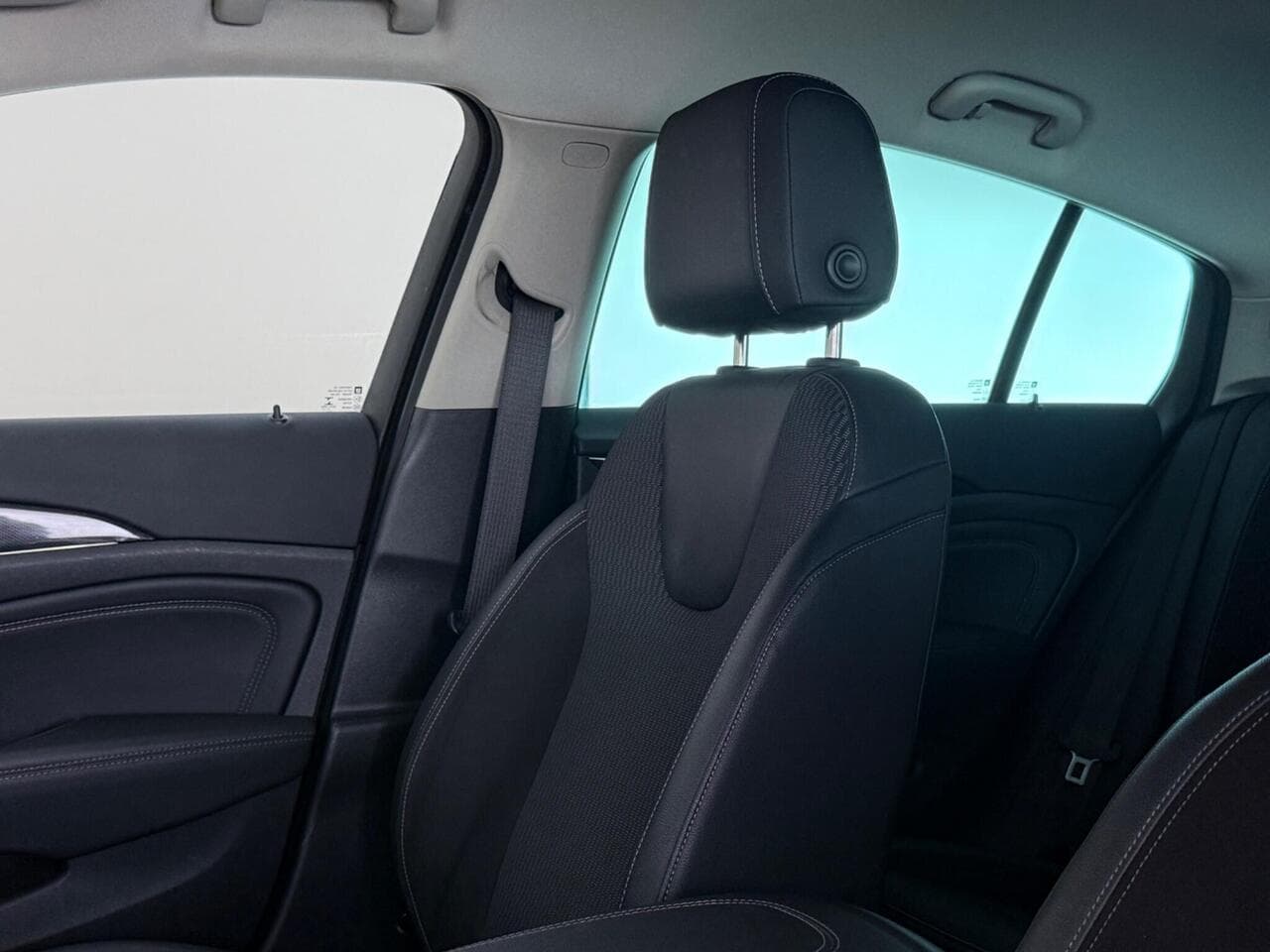 Vauxhall Insignia thumbnail Seats Rear