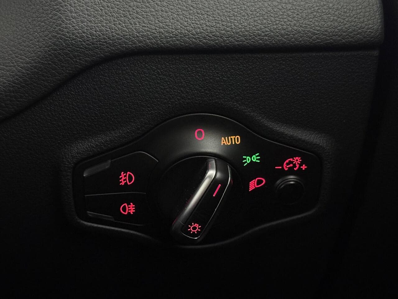 Audi Q5 thumbnail Misc Controls