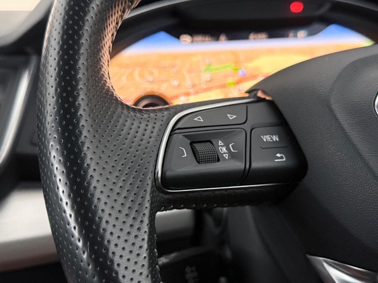 Audi Q5 thumbnail Misc Controls