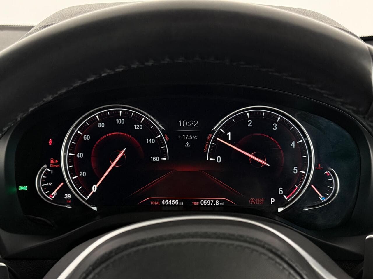 BMW X4 thumbnail Driver Instruments