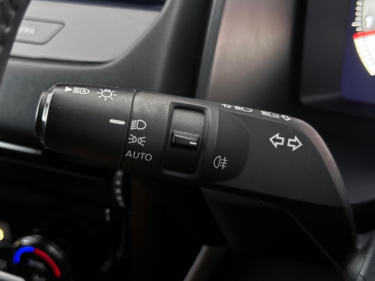 Nissan Qashqai thumbnail Misc Controls