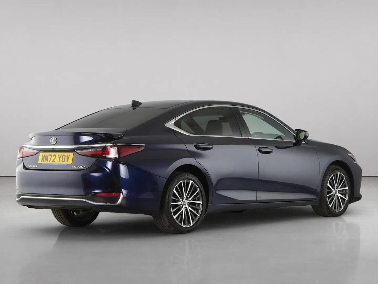 Lexus ES thumbnail Rear Right