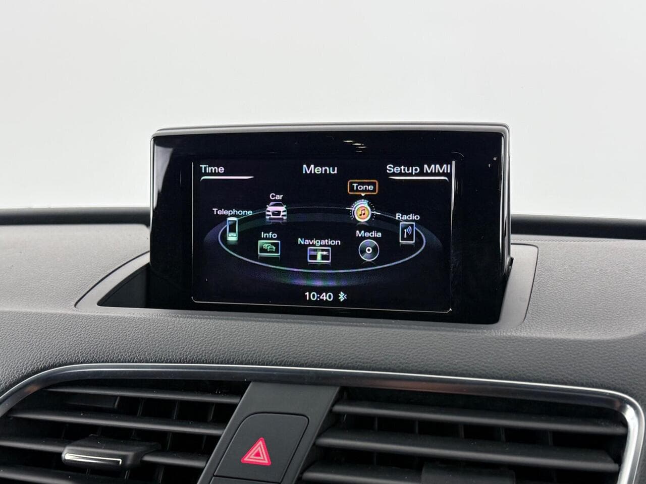 Audi Q3 thumbnail Infotainment System