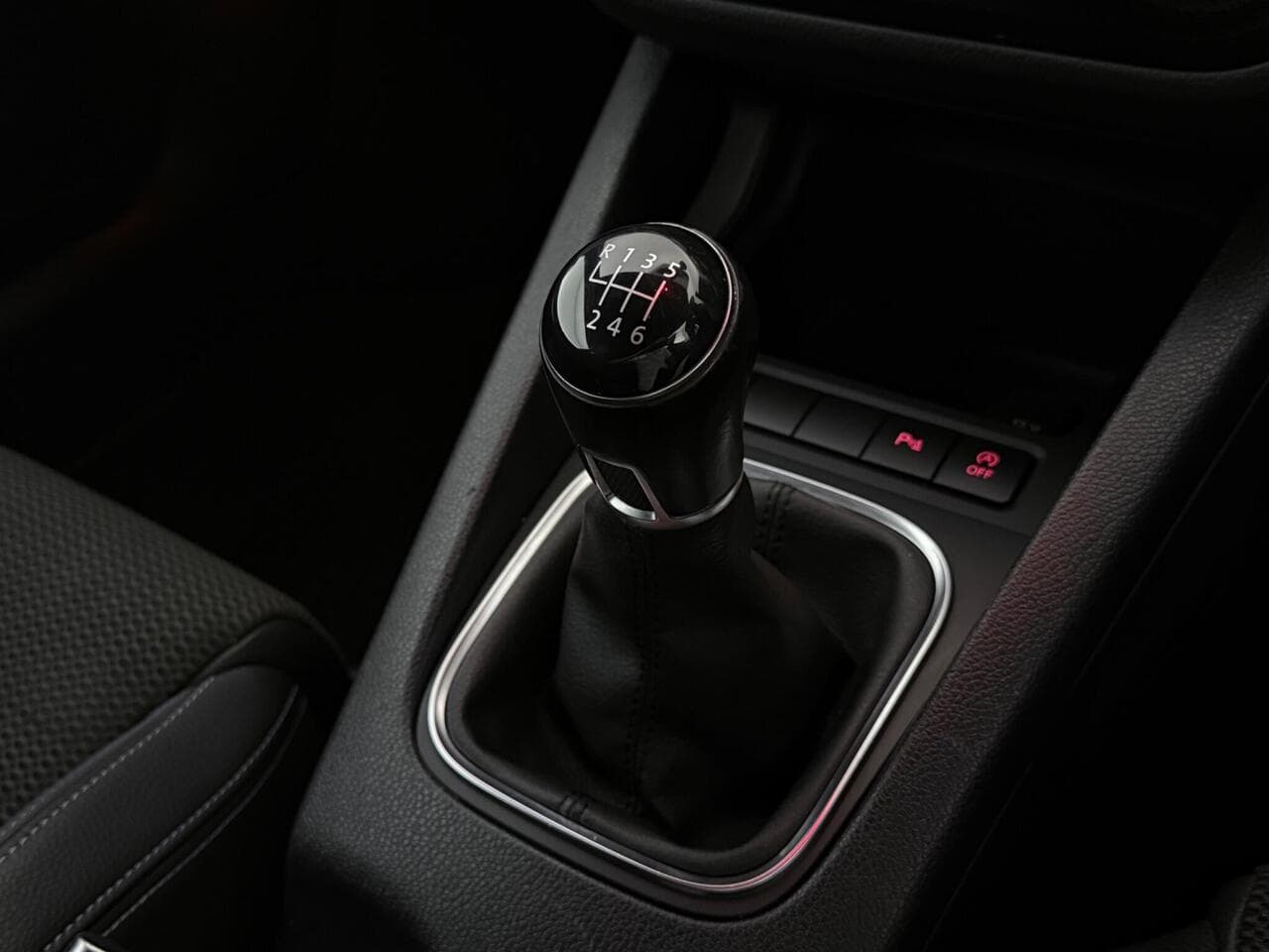 Volkswagen Scirocco thumbnail Interior Front