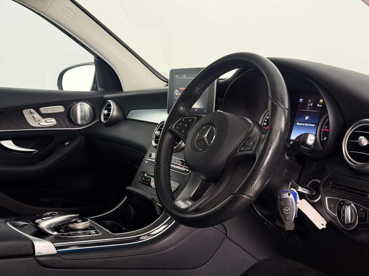 Mercedes-Benz GLC thumbnail Interior Front