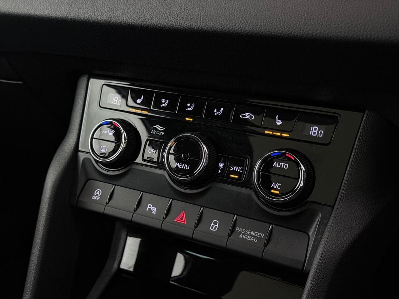 Skoda Karoq thumbnail Misc Controls