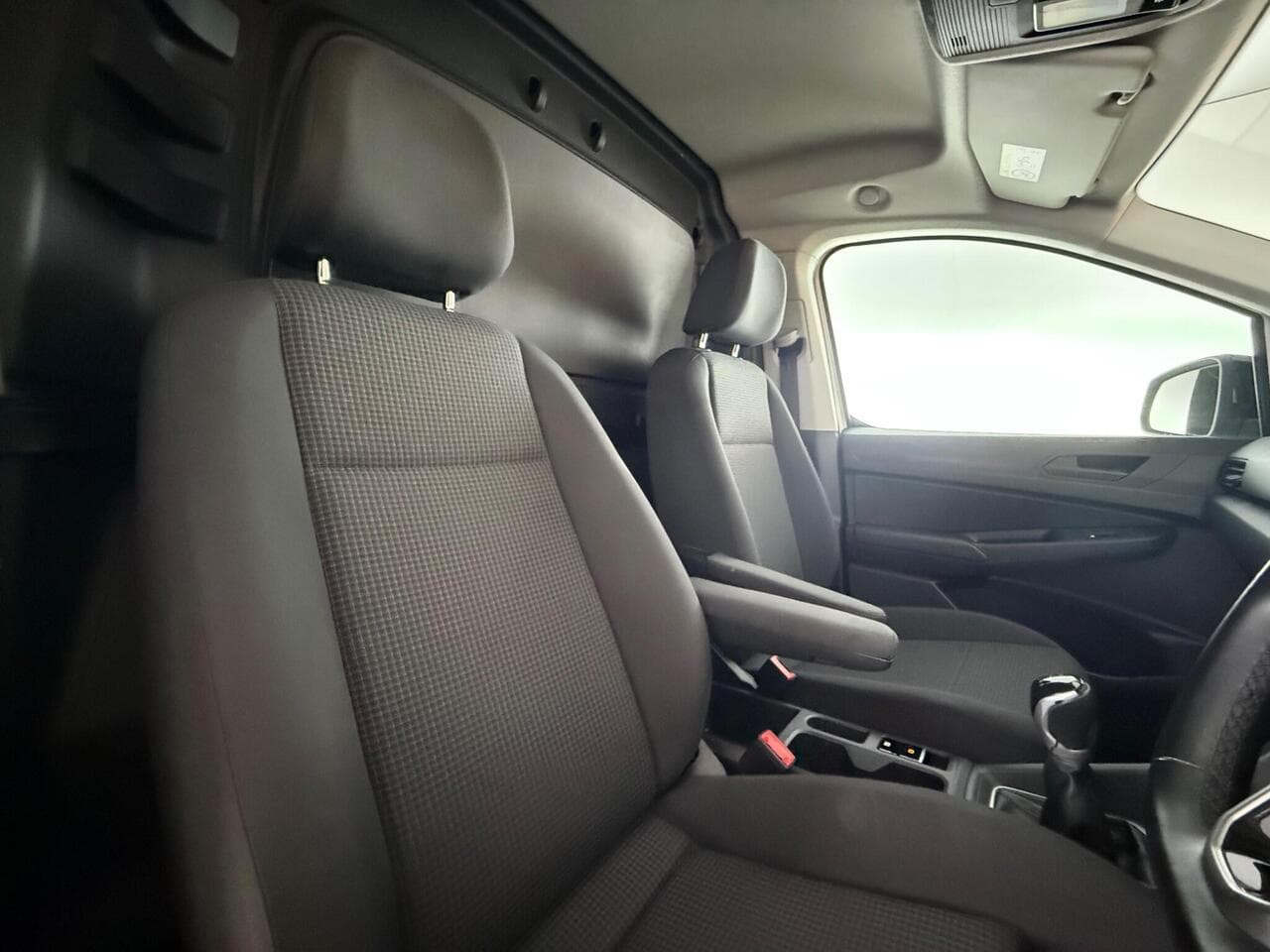 Volkswagen Caddy thumbnail Seat Driver