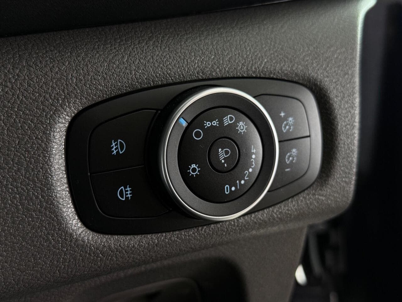 Ford Transit Custom thumbnail Misc Controls