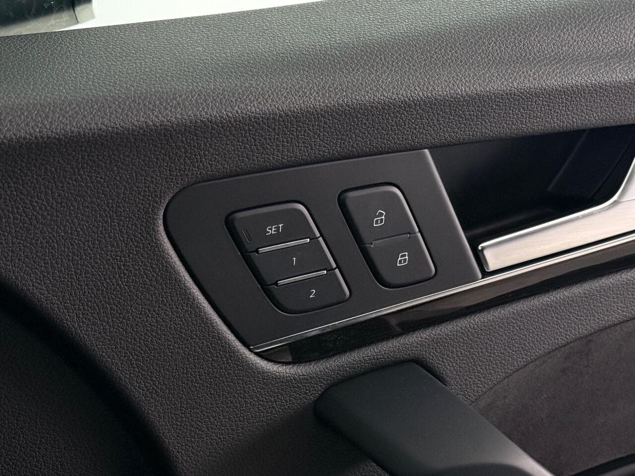 Audi Q5 thumbnail Misc Controls