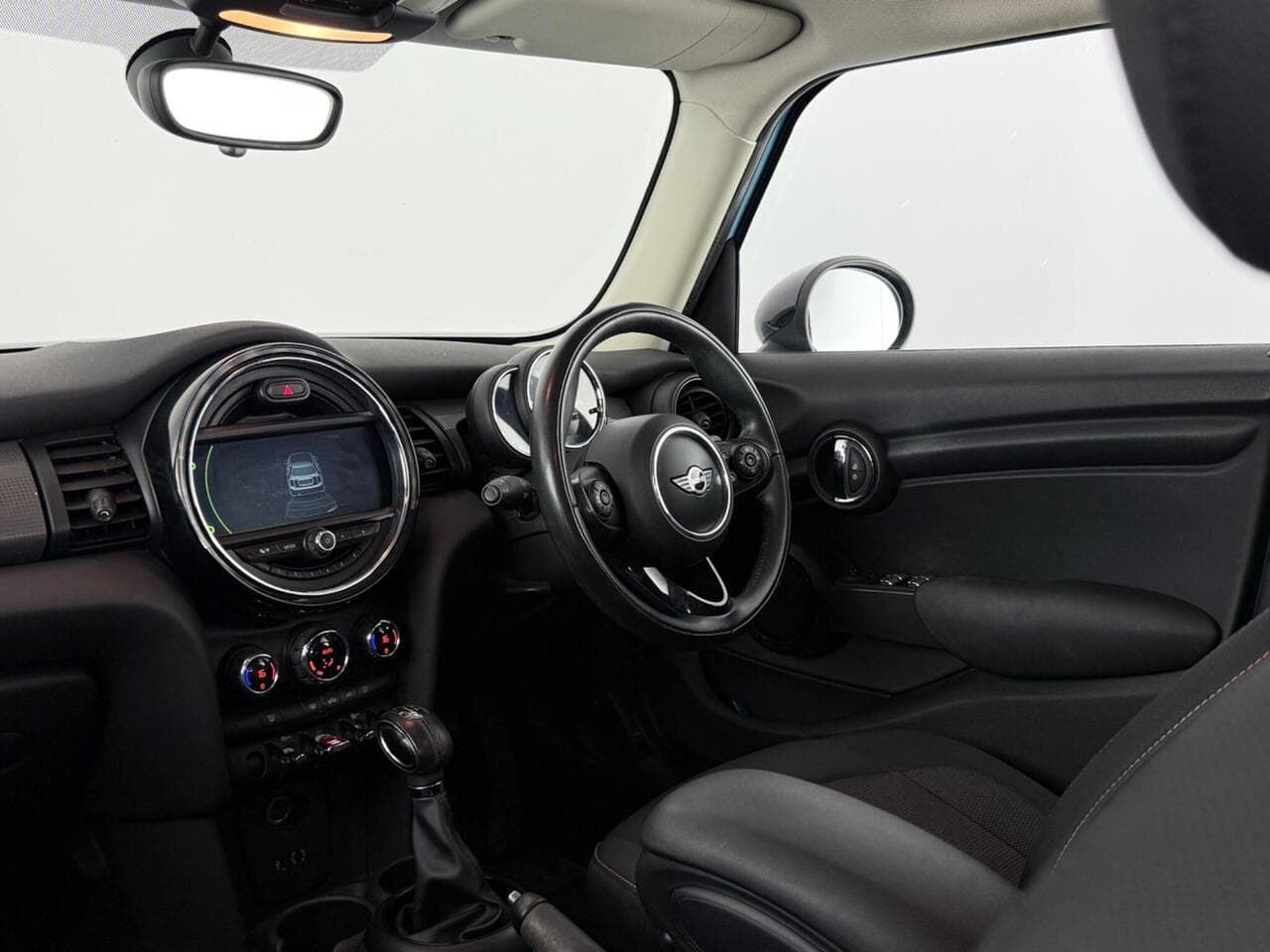 MINI Hatch thumbnail Interior Front