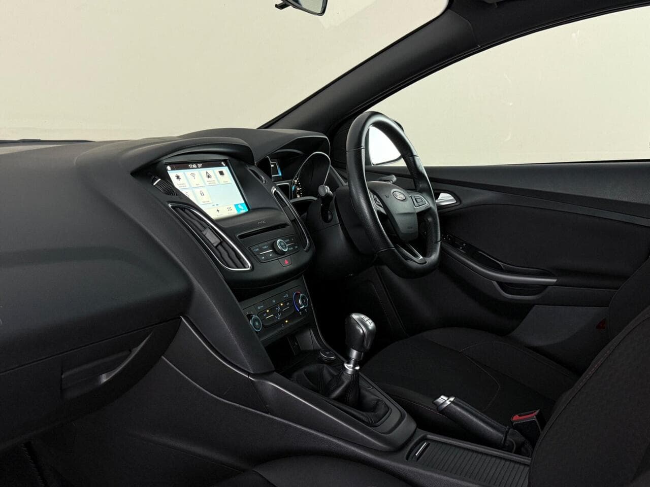 Ford Focus thumbnail Interior Front