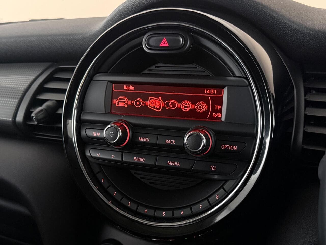 MINI Hatch thumbnail Infotainment System
