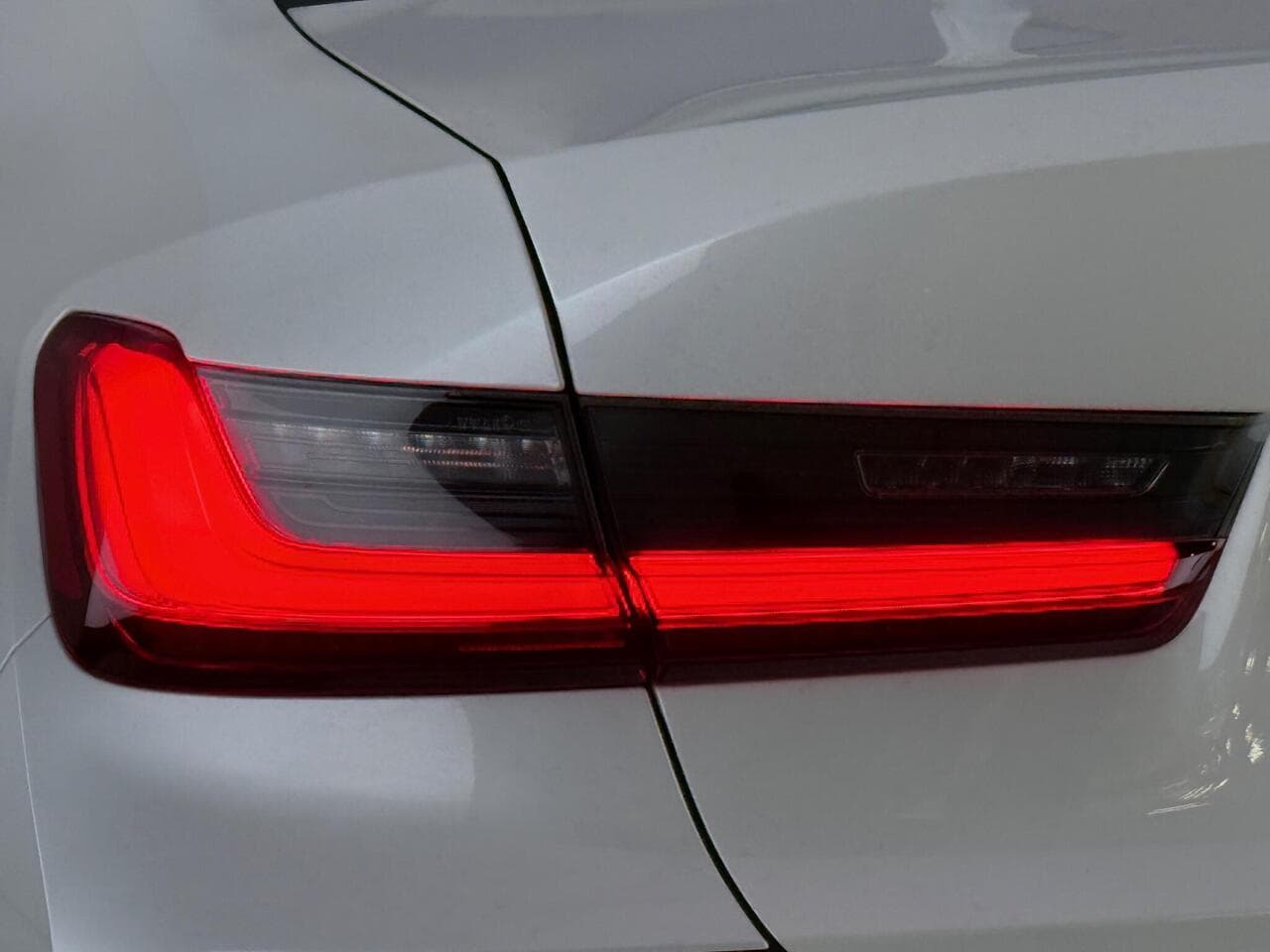 BMW 3 Series thumbnail Lights Rear