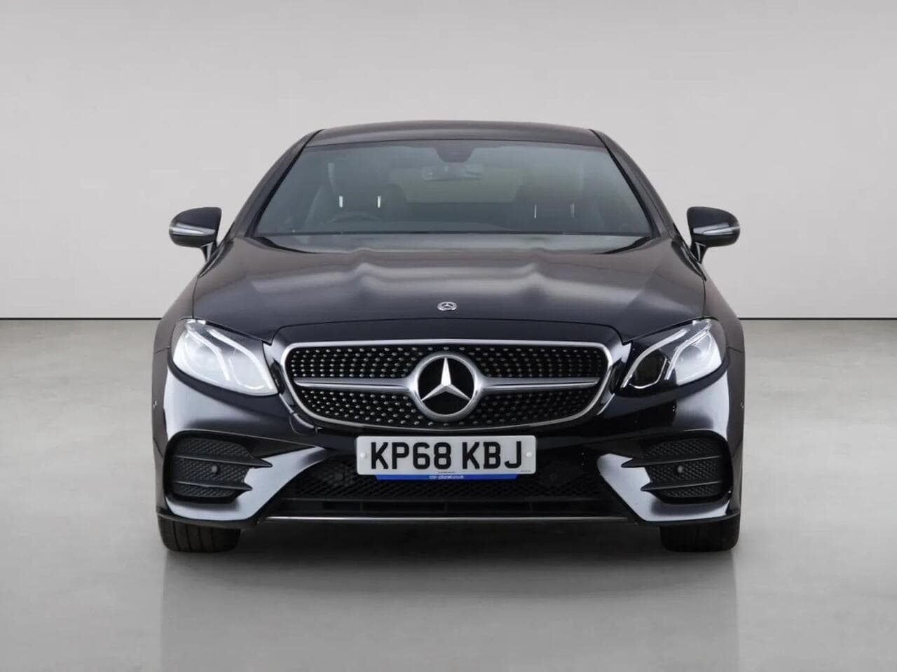 Mercedes-Benz E Class thumbnail Front