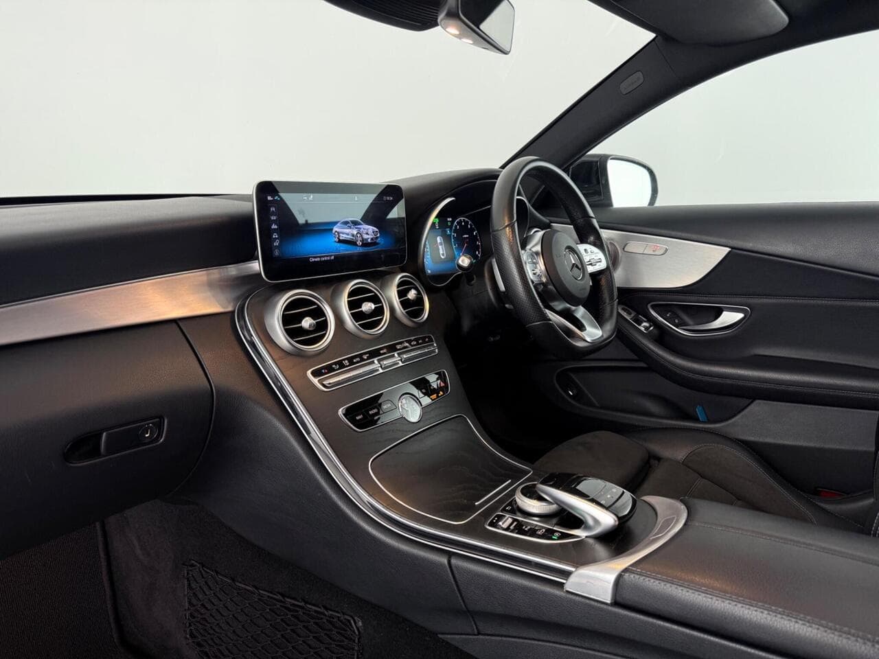 Mercedes-Benz C Class thumbnail Interior Front