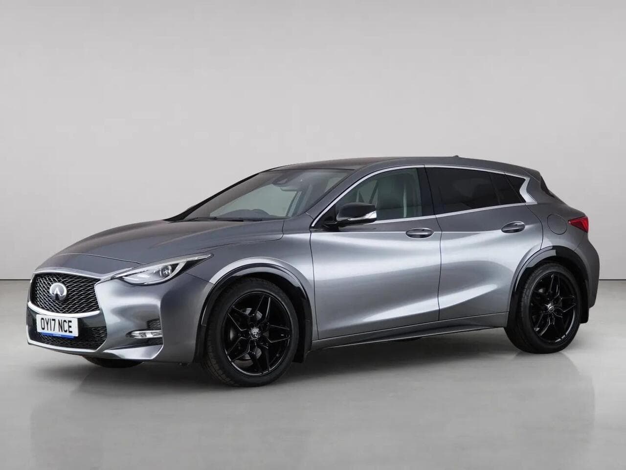 Infiniti Q30 thumbnail Front Left