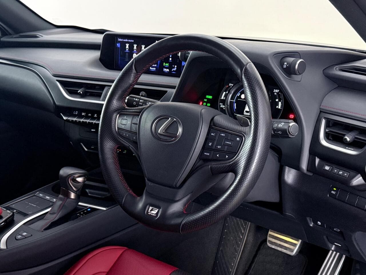 Lexus UX thumbnail Steering Wheel