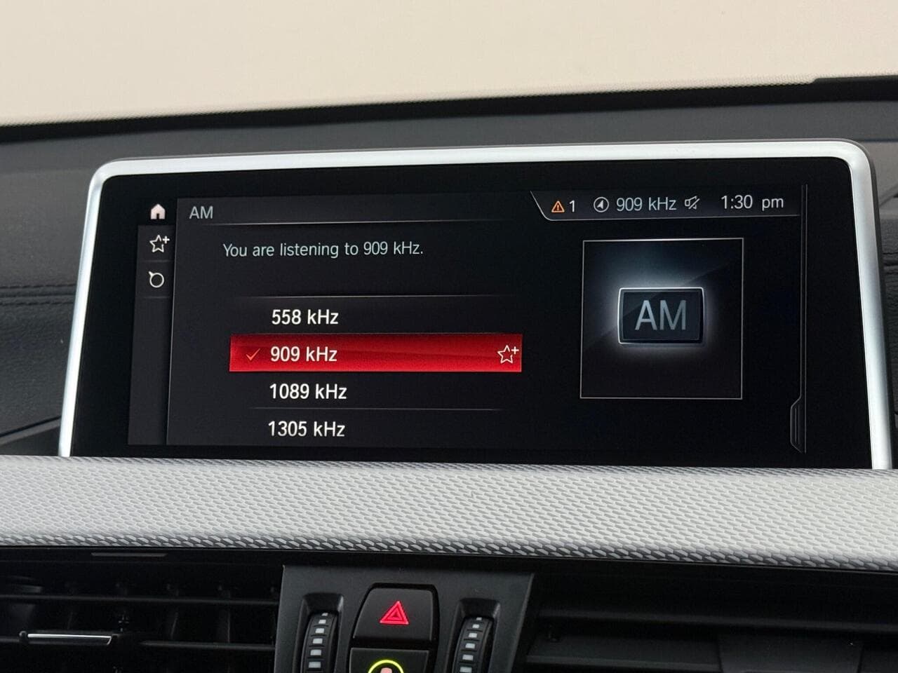 BMW X1 thumbnail Infotainment System