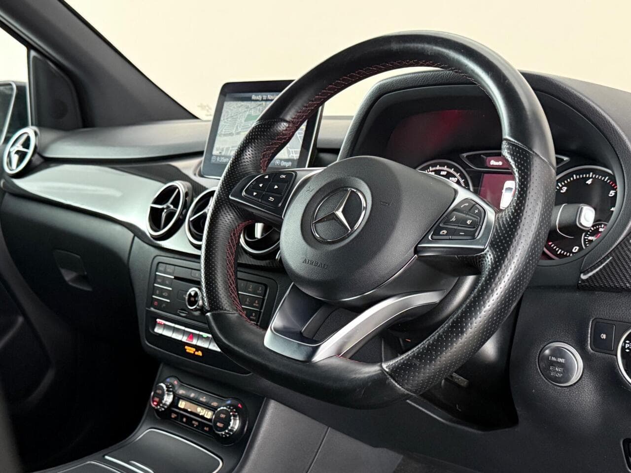 Mercedes-Benz B Class thumbnail Interior Front