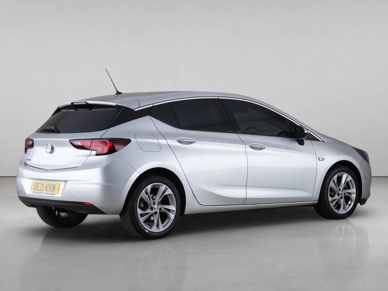 Vauxhall Astra thumbnail Rear Right