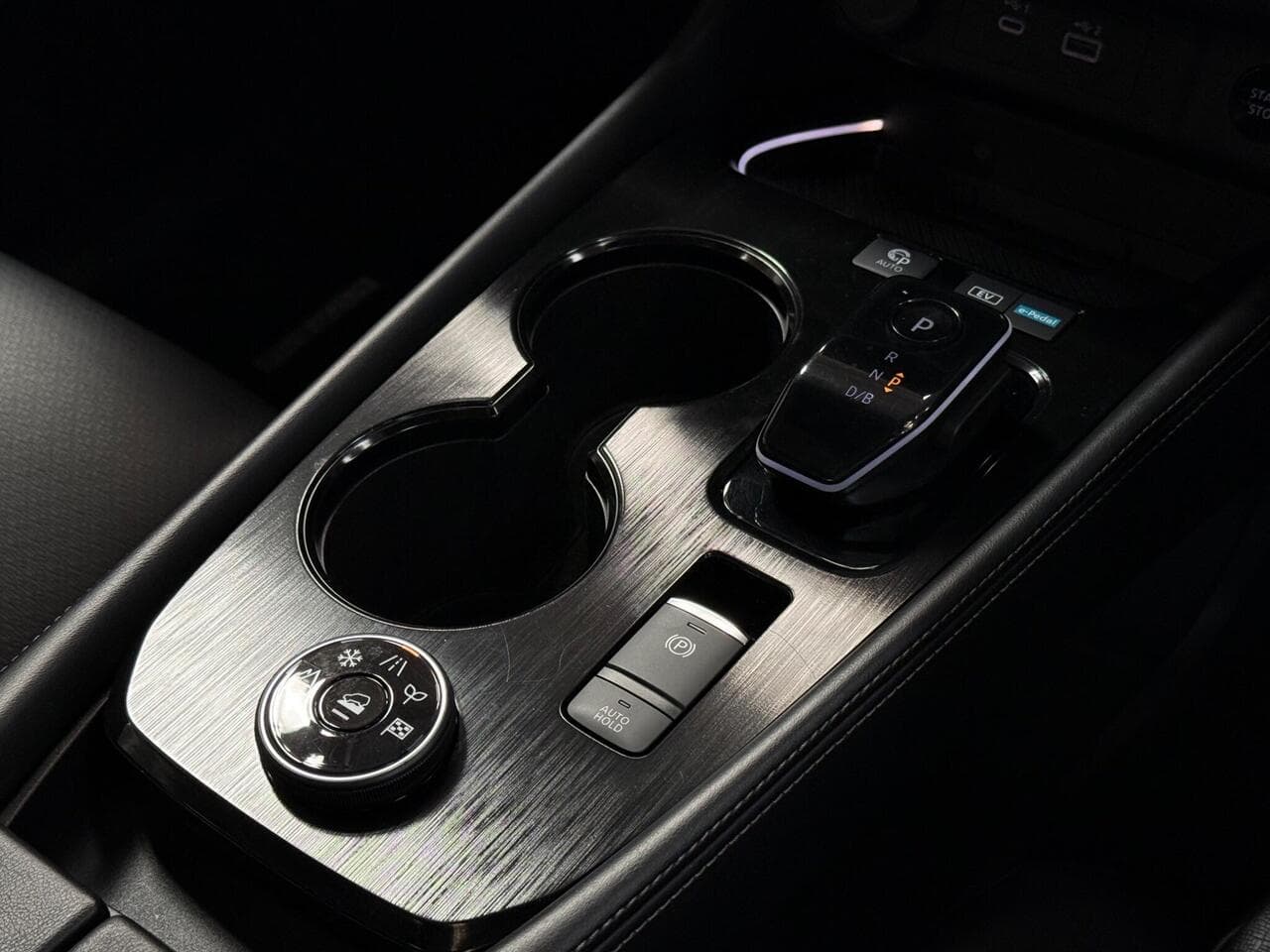 Nissan X-Trail thumbnail Interior Front