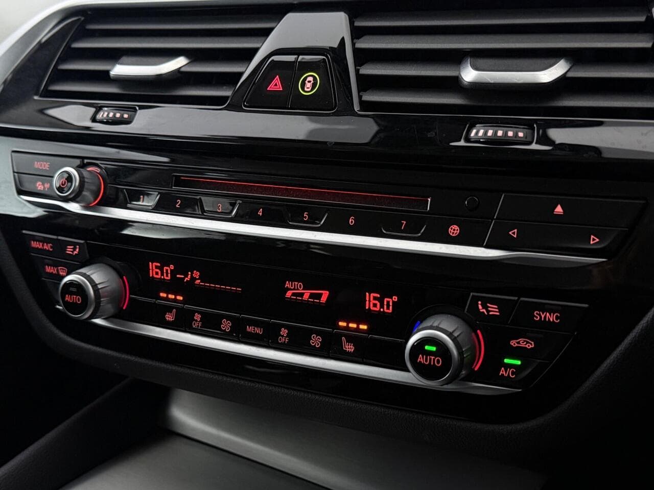 BMW 5 Series thumbnail Infotainment System