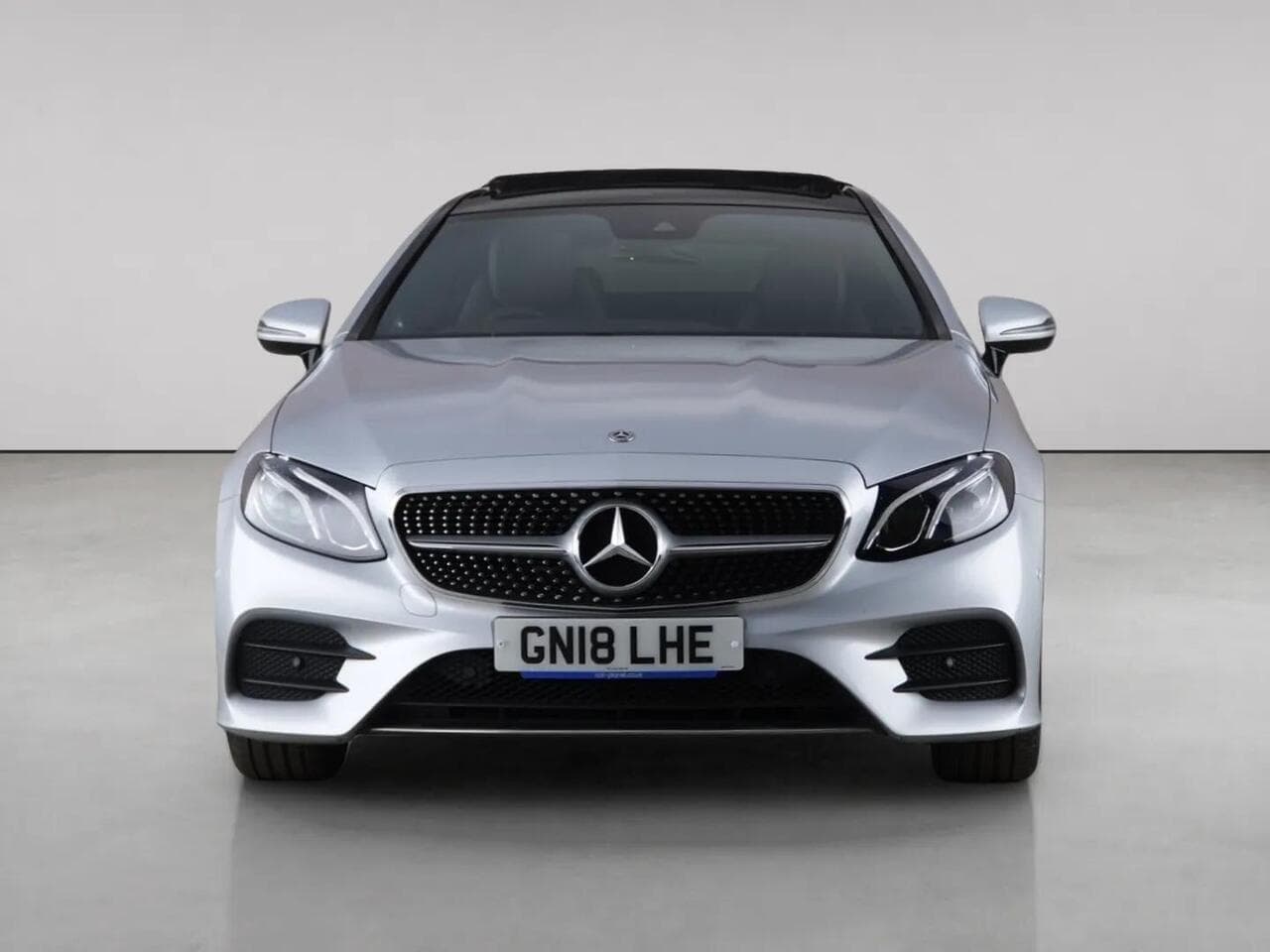 Mercedes-Benz E Class thumbnail Front