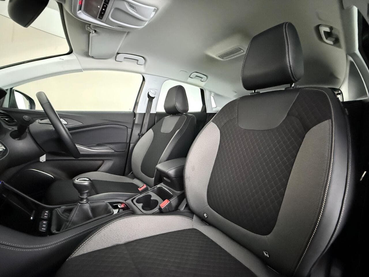 Vauxhall Grandland X thumbnail Seat Front Passenger