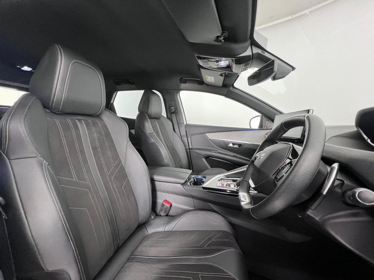 Peugeot 3008 thumbnail Seat Driver