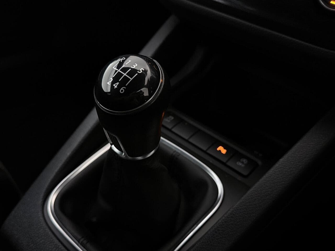 Volkswagen Scirocco thumbnail Interior Front