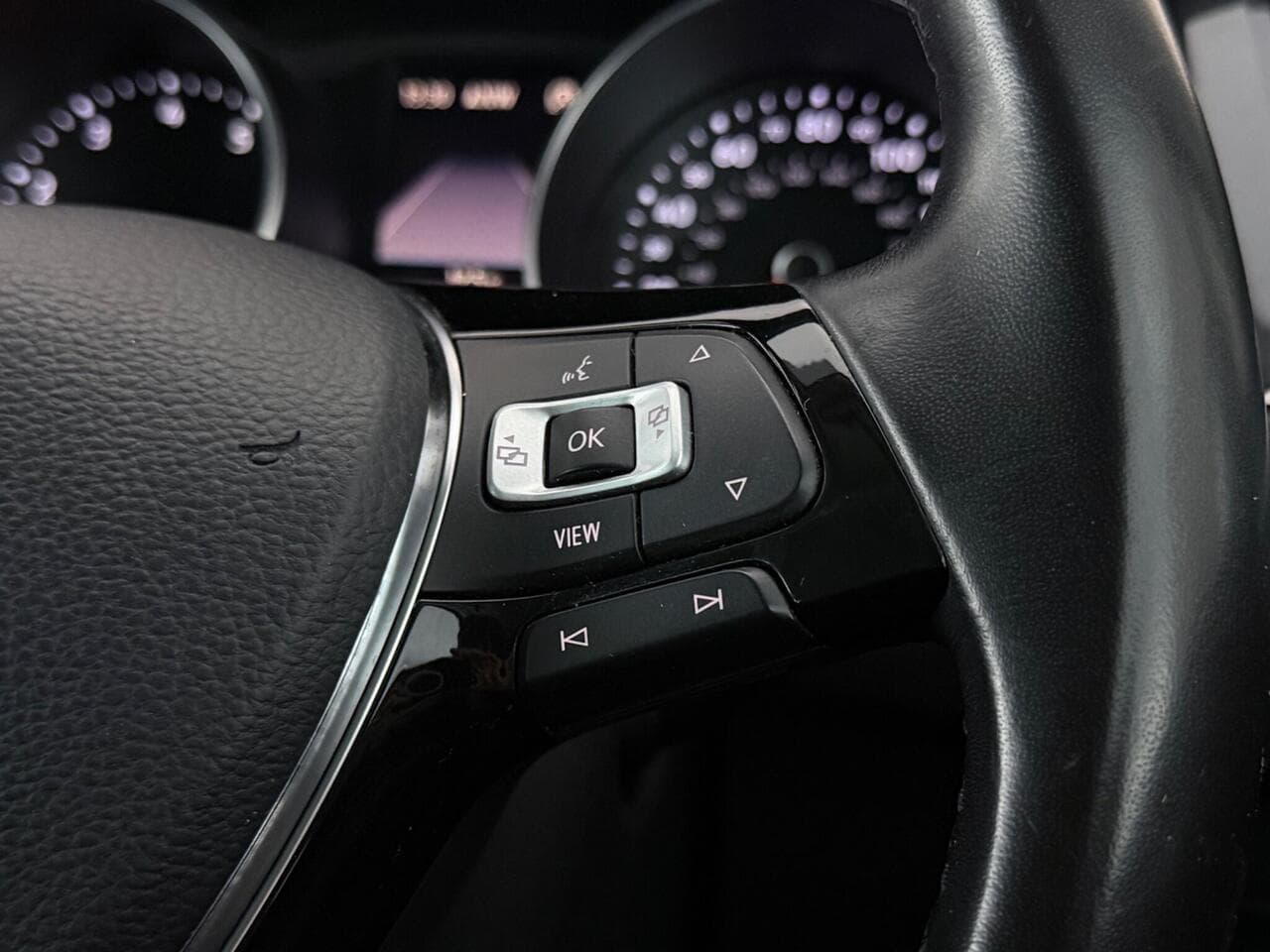 Volkswagen Tiguan thumbnail Misc Controls