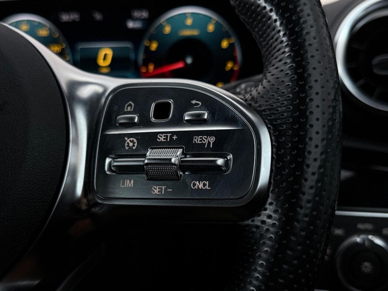 Mercedes-Benz CLA thumbnail Misc Controls