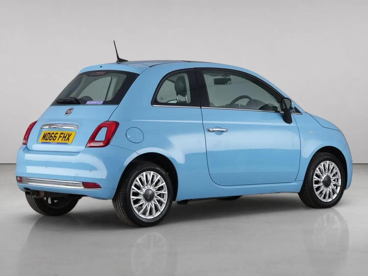 Fiat 500 thumbnail Rear Right