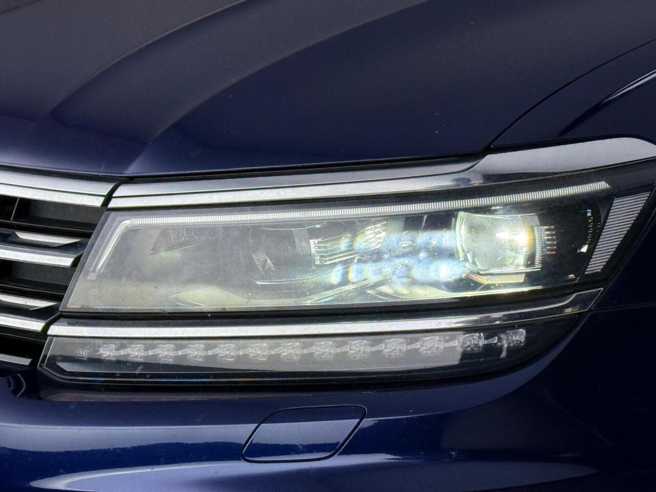 Volkswagen Tiguan thumbnail Lights Front