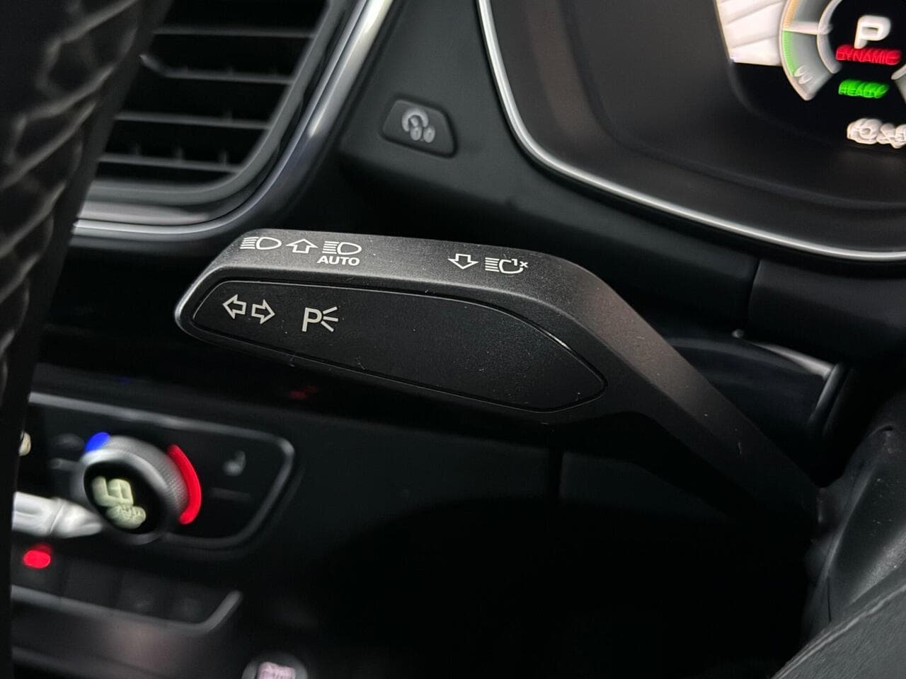 Audi Q5 thumbnail Misc Controls