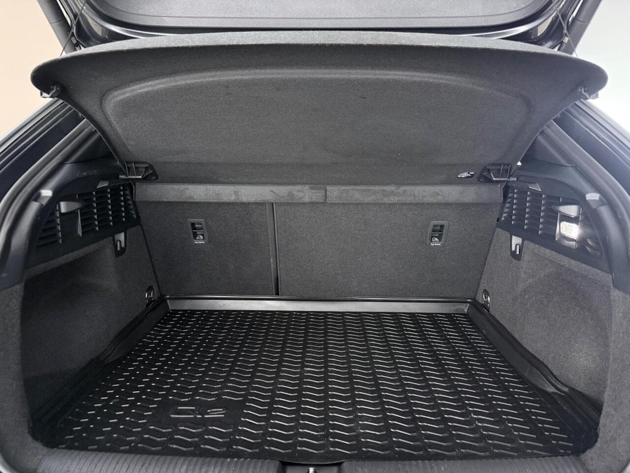 Audi Q2 thumbnail Boot