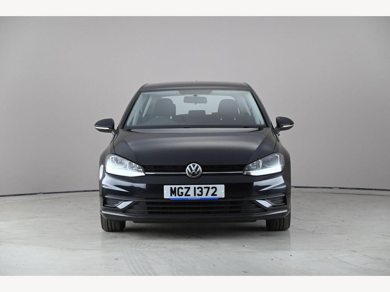Volkswagen Golf thumbnail Front