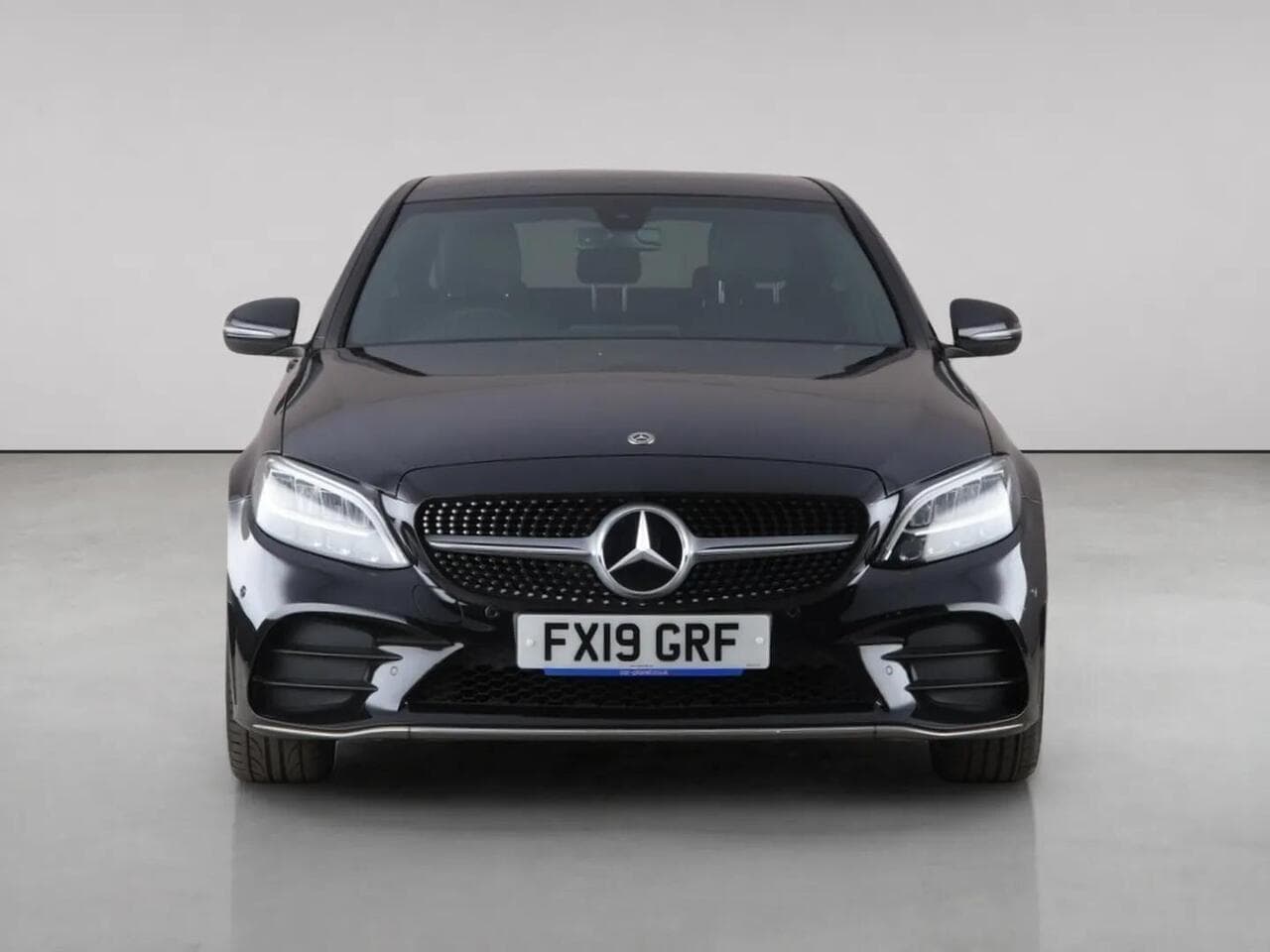 Mercedes-Benz C Class thumbnail Front