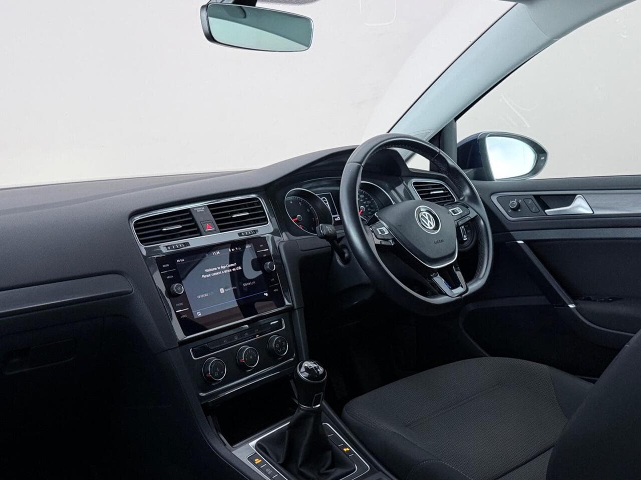 Volkswagen Golf thumbnail Interior Front