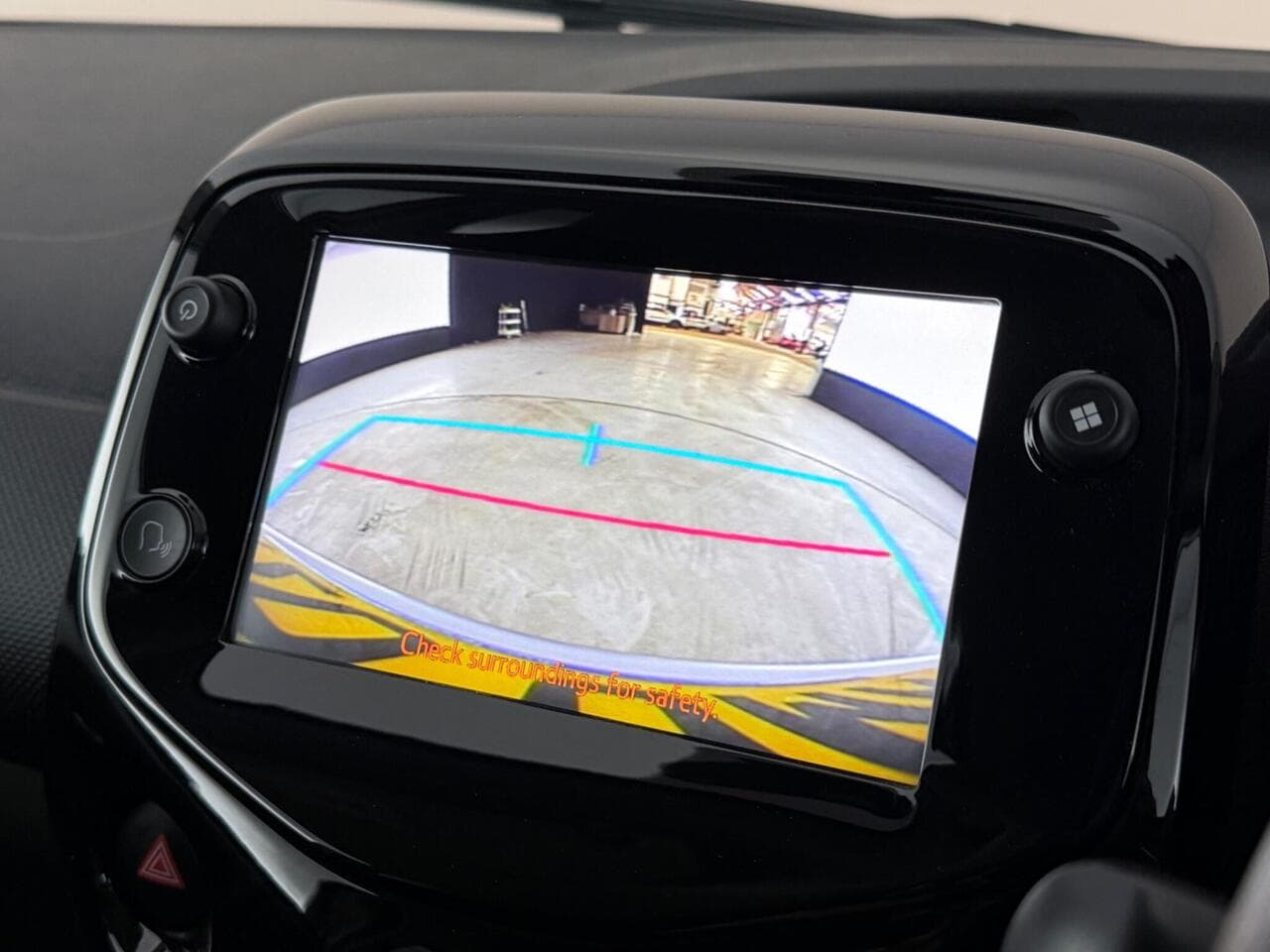 Citroen C1 thumbnail Infotainment System